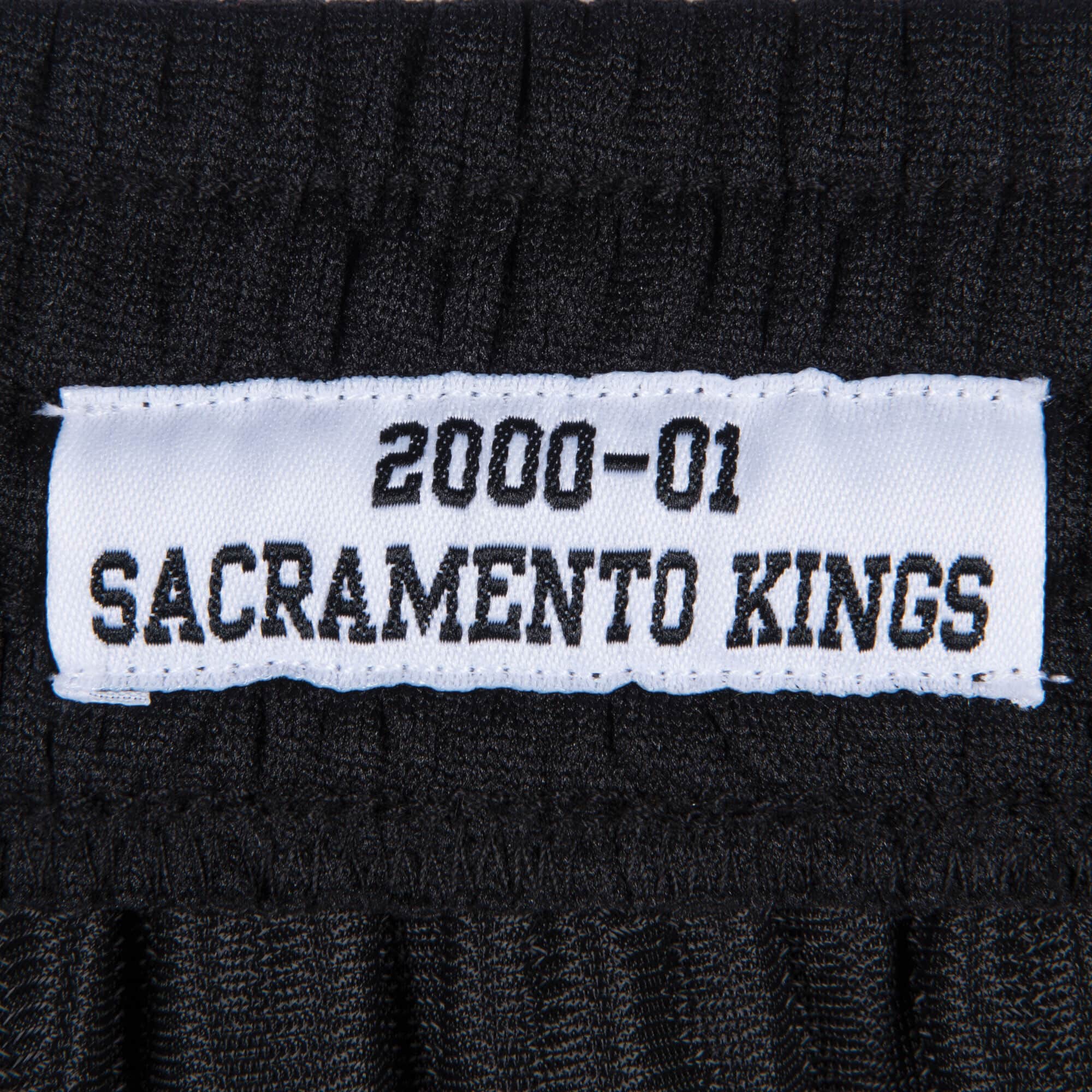 Mitchell & Ness Men NBA Sacramento Kings Swingman Short Black 2000 SMSH18250SKIK00 - SHORTS - Canada