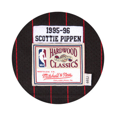 Mitchell & Ness NBA Chicago Bulls Scottie Pippen #33 Black Authentic Jersey 1995-96 722630095SPIPP - TANK TOPS - Solestop.com - Canada