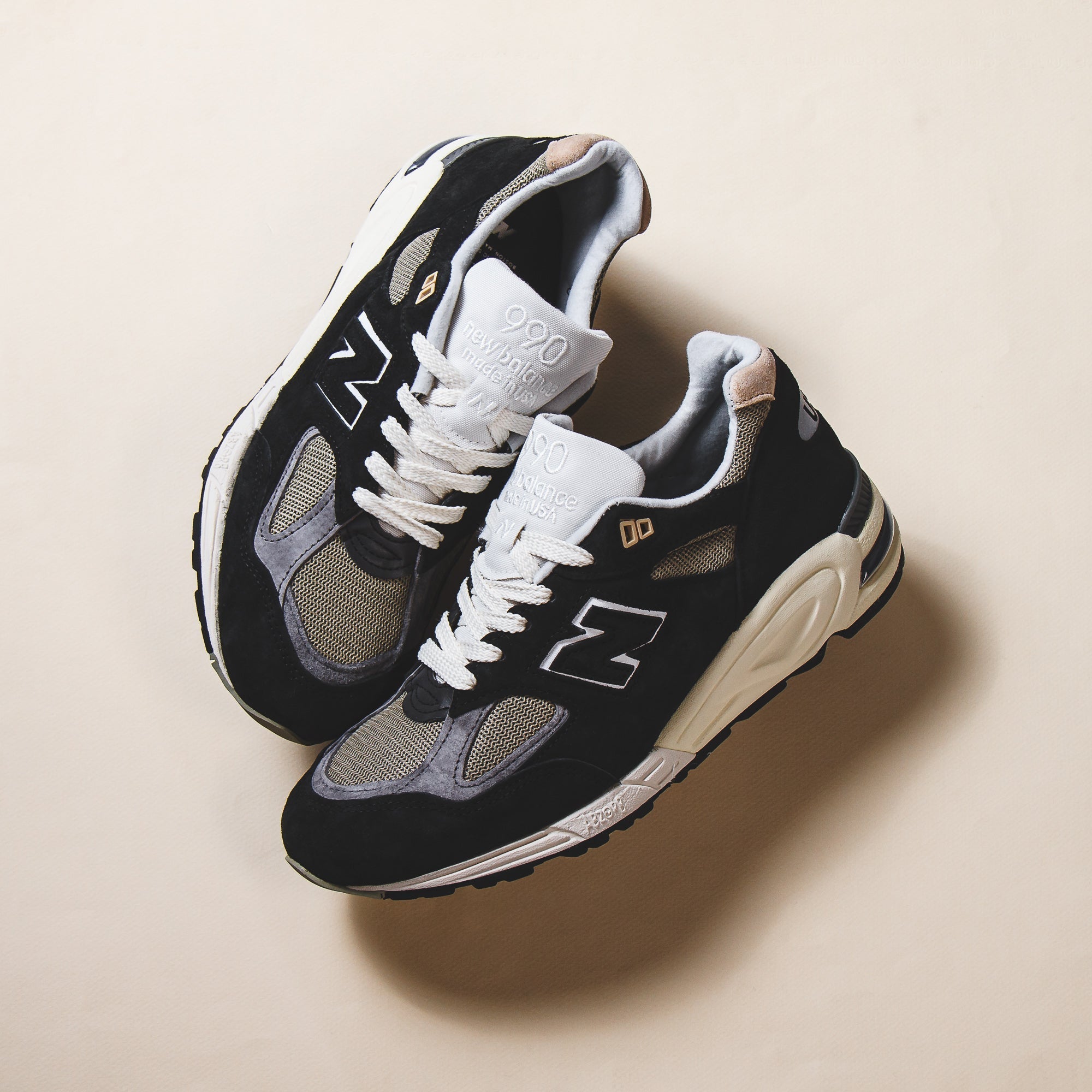New Balance Men 990v2 Black Made in USA M990TE2