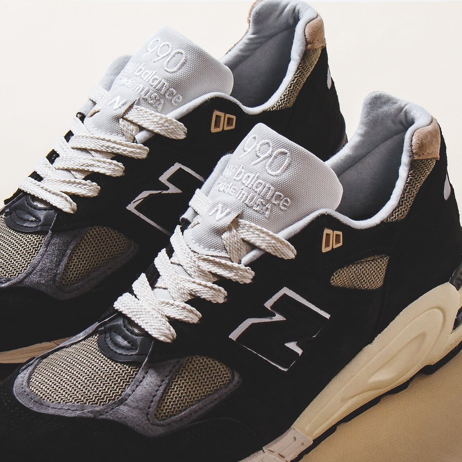 New Balance Men 990v2 Black Made in USA M990TE2
